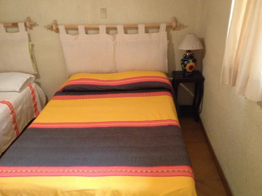 Hostal Casa Castillo Морелия Номер фото