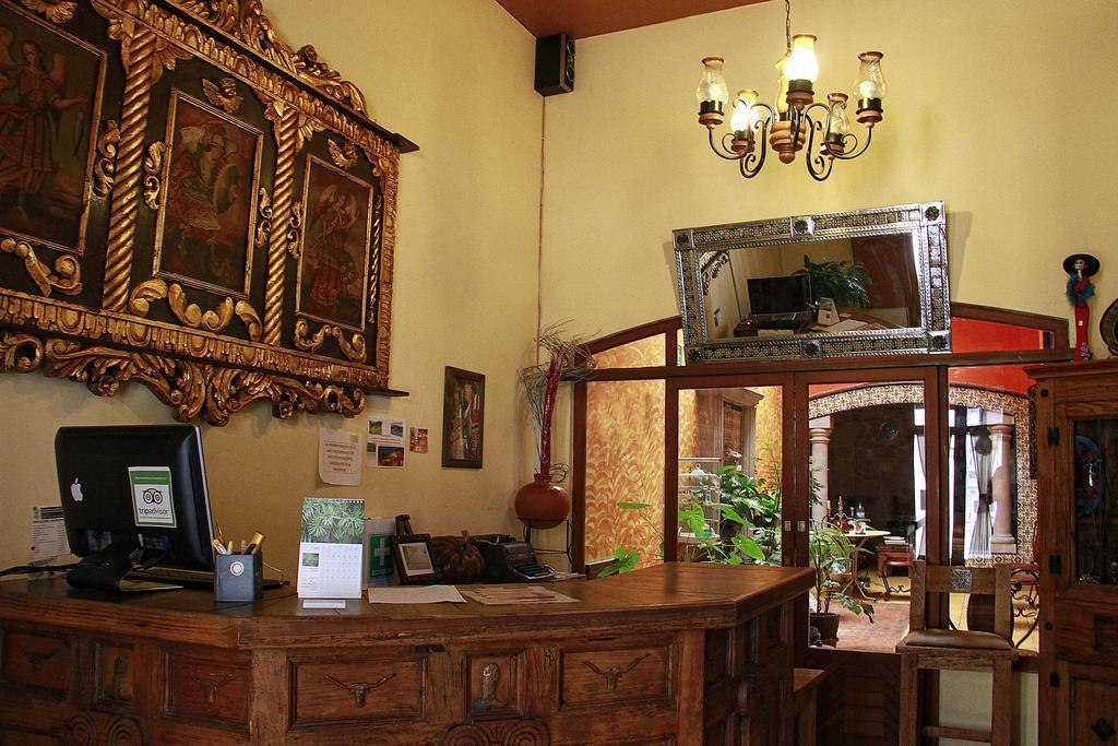 Hostal Casa Castillo Морелия Экстерьер фото