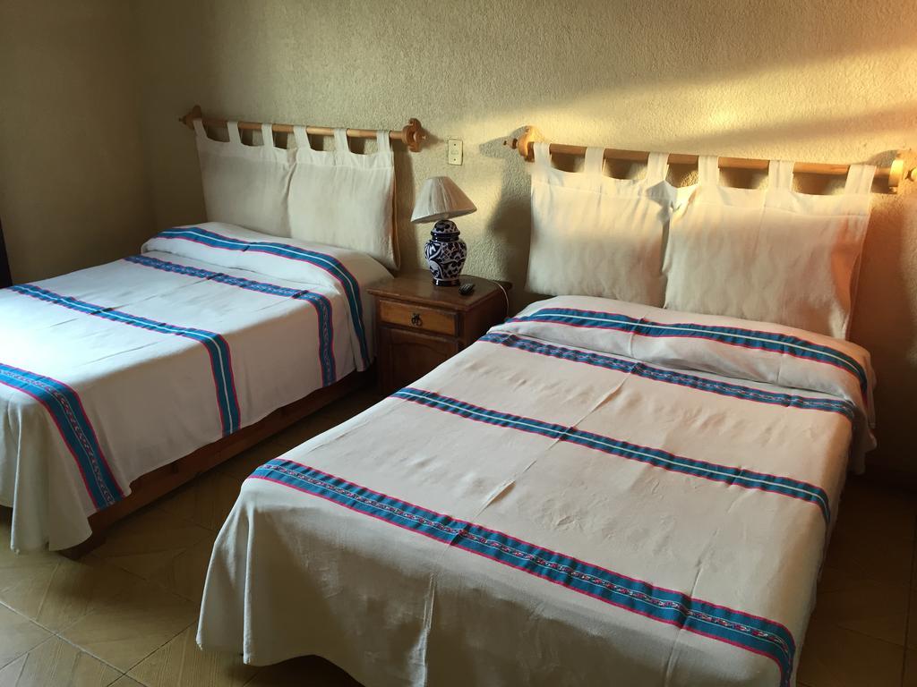 Hostal Casa Castillo Морелия Номер фото