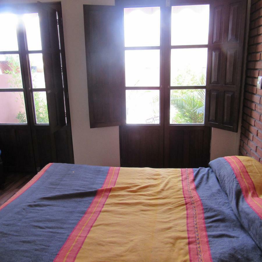 Hostal Casa Castillo Морелия Экстерьер фото