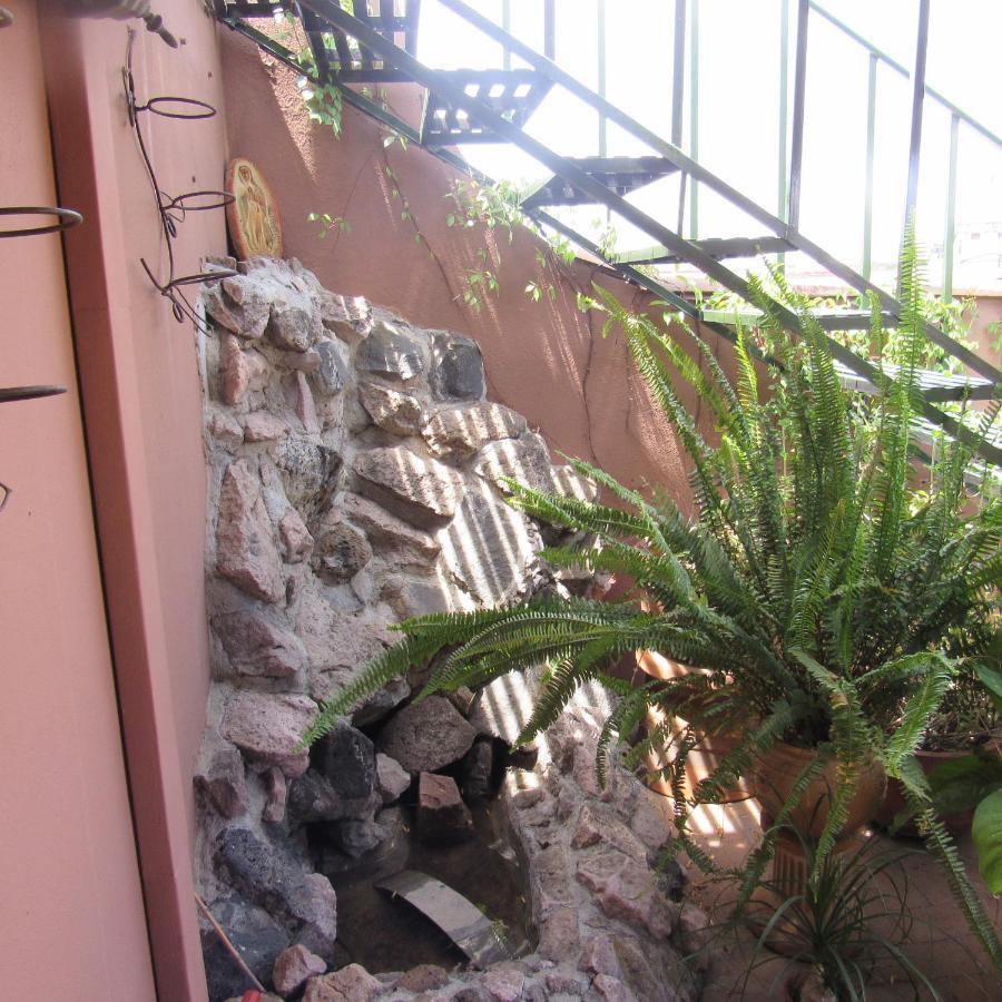 Hostal Casa Castillo Морелия Экстерьер фото